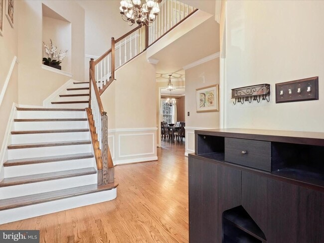 Photo - 3732 Center Way