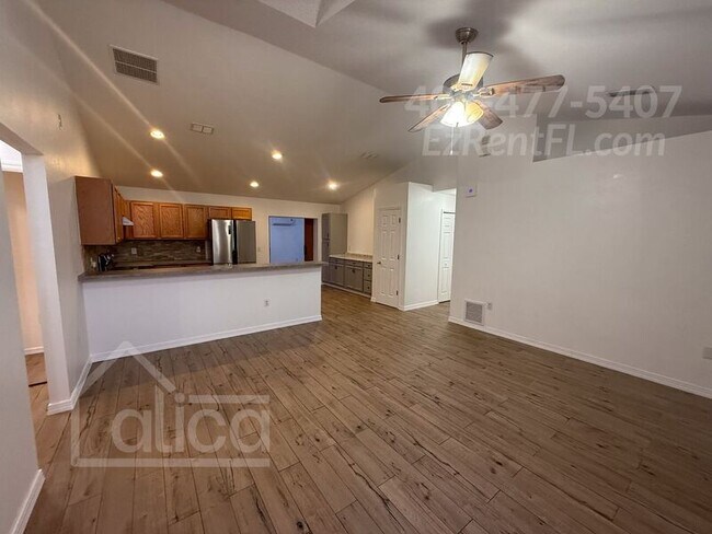 Photo - 1143 Madura Dr