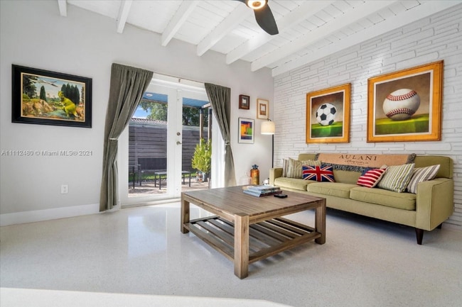 Photo - 1900 NE 42nd St