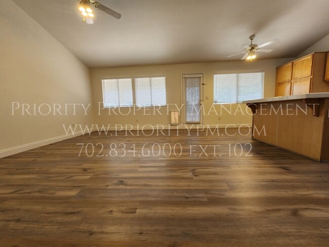 Photo - Stallion Mountain Golf Course Home~4 Bed ~...