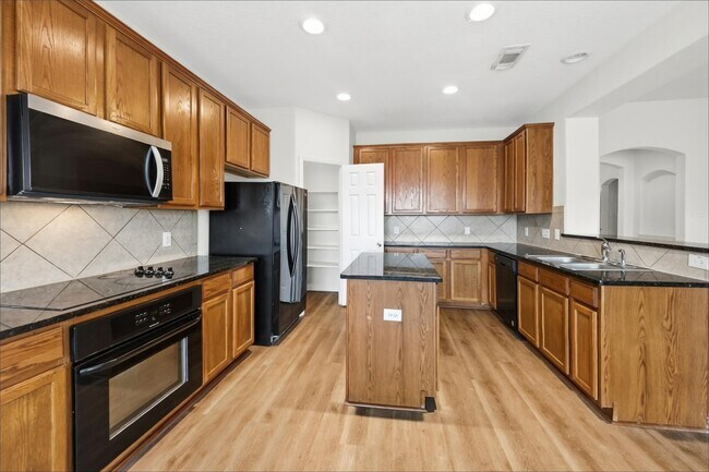 1402 Chandler Cove