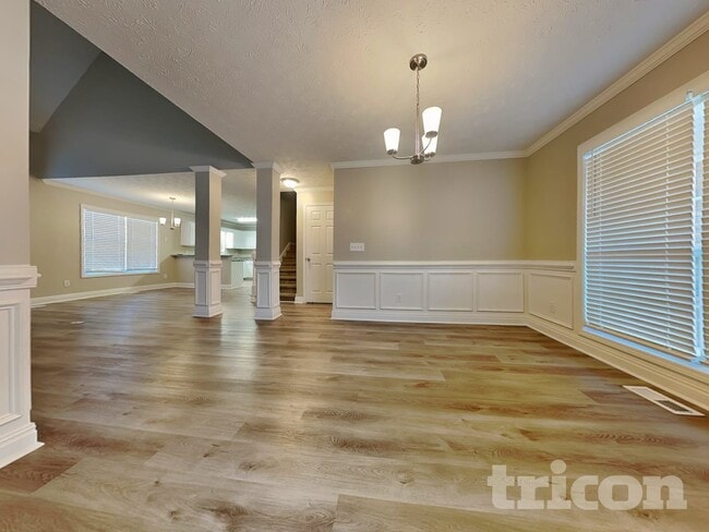 Photo - 265 Wisteria Way