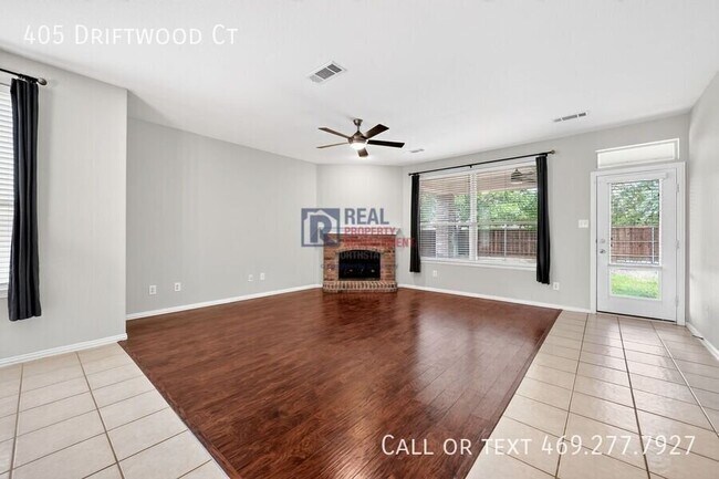 Photo - 405 Driftwood Ct