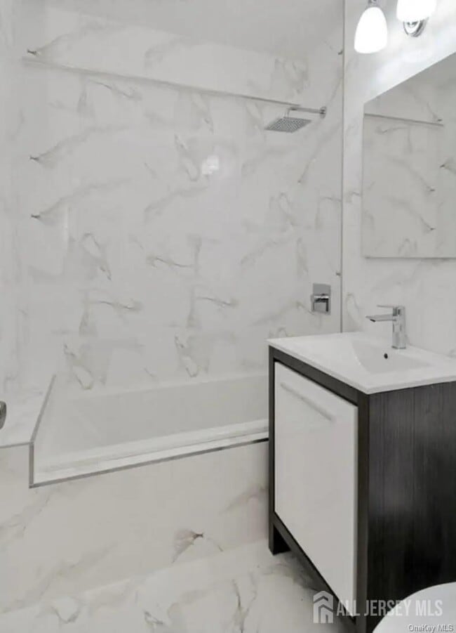 Photo - 77 W 55th St Unit 15H