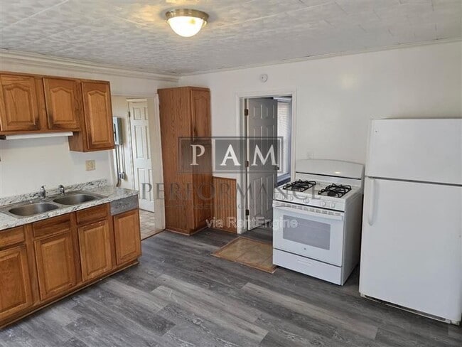 Photo - 1208 59th St