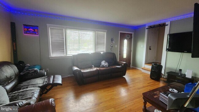 Photo - 804 Carpenter St