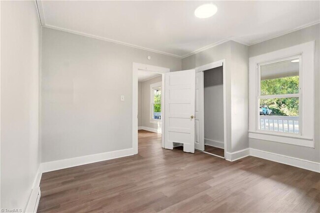 Photo - 2051 Bloomfield Dr