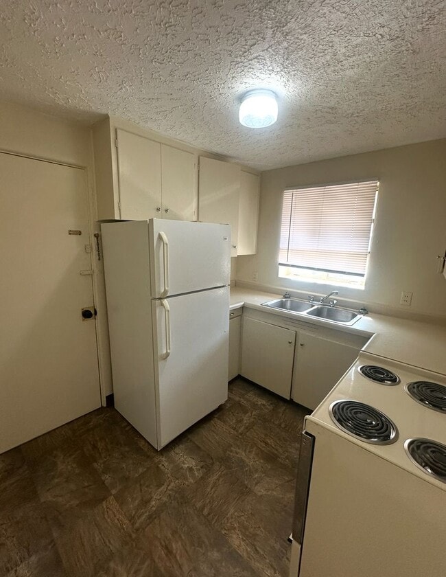 Photo - cc0216 Unit 4