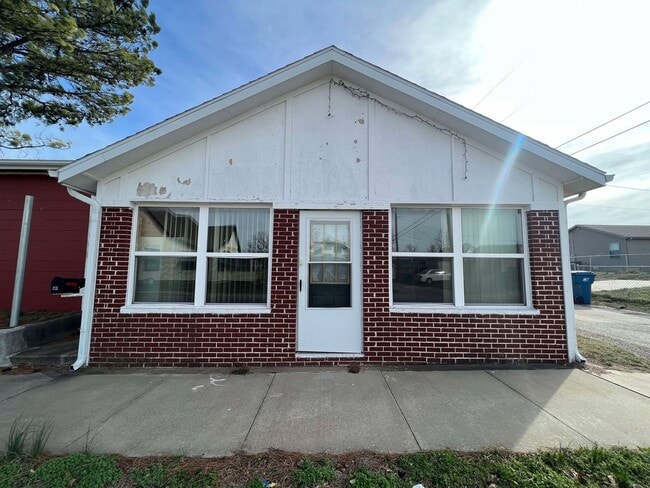 Building Photo - 2202 S Joplin Ave Unit 210 W 22nd - Back