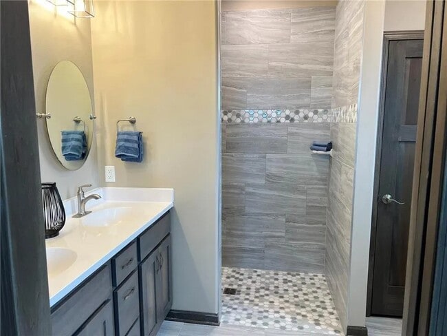 Photo - 3104 Bassett Dr