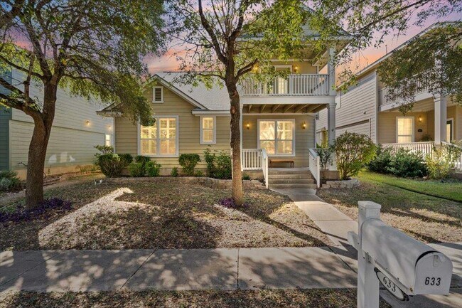 Building Photo - 633 Fairway