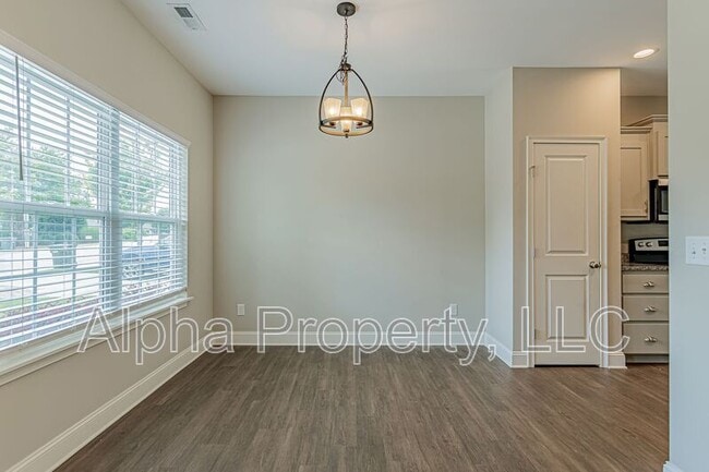 Photo - 830 Chartwell Dr