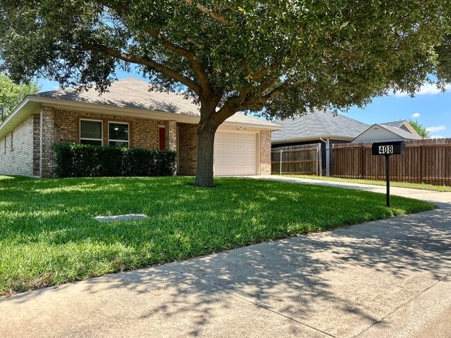 Building Photo - Beautiful 55 and Older Gated Community located in the center of town!