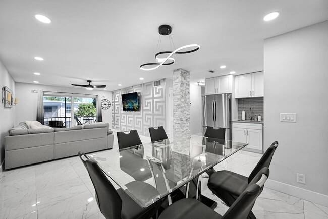 Photo - 6279 Bay Club Dr Unit 3