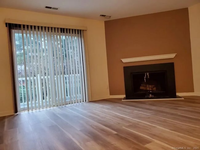 Photo - 71 Aiken St Unit P-10