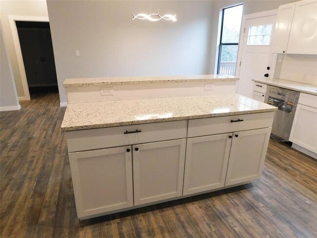 Photo - 207 Laurel Ln