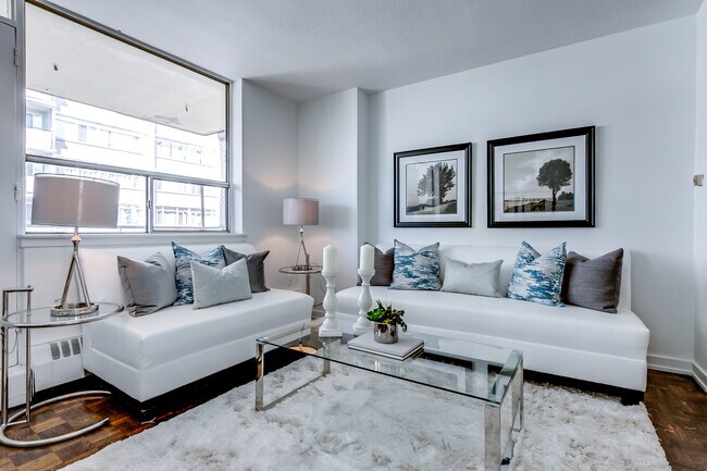 Photo - 2335 Lake Shore Blvd W