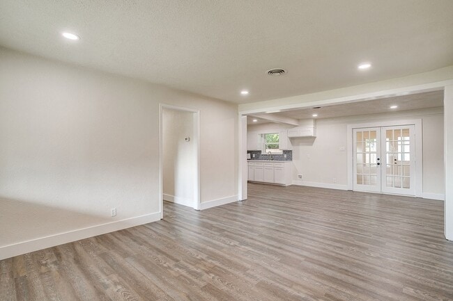 Photo - 3812 Linkwood Dr