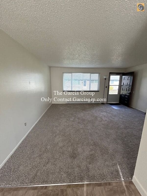 Photo - 470 SE Vista Ave