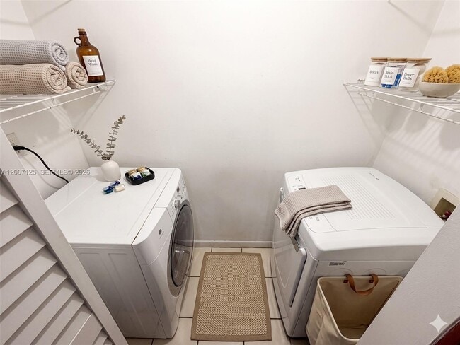 Photo - 20741 NE 4th Ct Unit 205