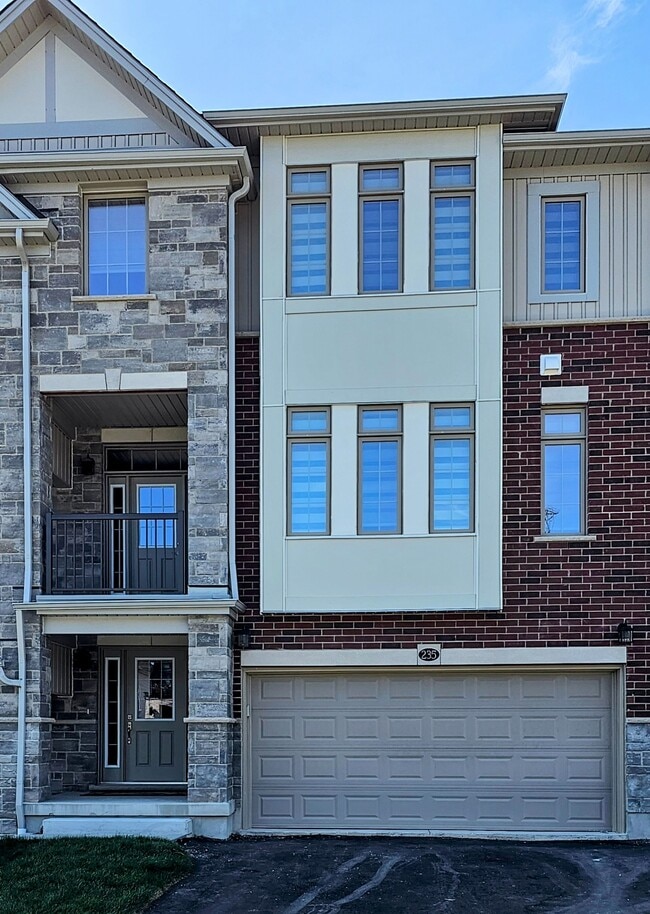 Building Photo - 235 Raspberry Pl