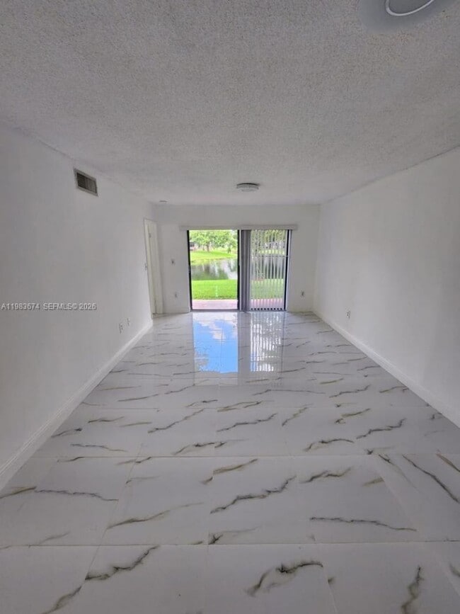 Photo - 9845 Nob Hill Ct Unidad 9845