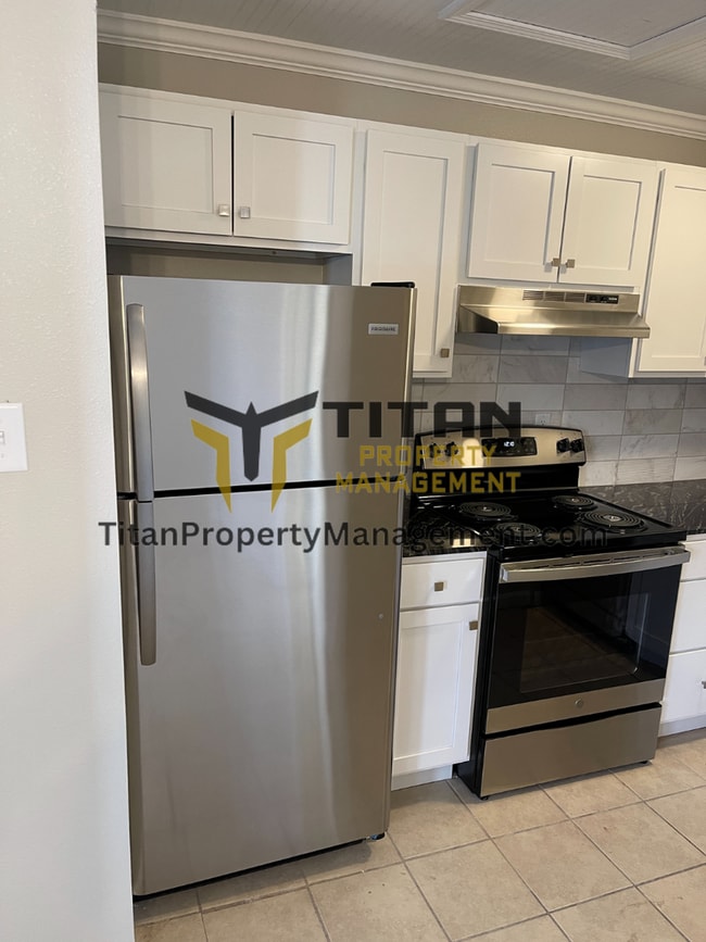 Photo - 1bed Renovated Downtown Duplex