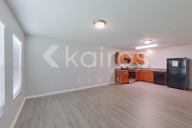 Photo - 3214 65th St W