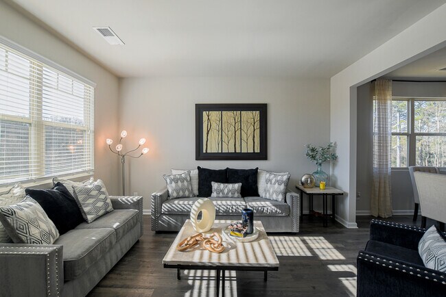 Photo - 2061 Massey Ln