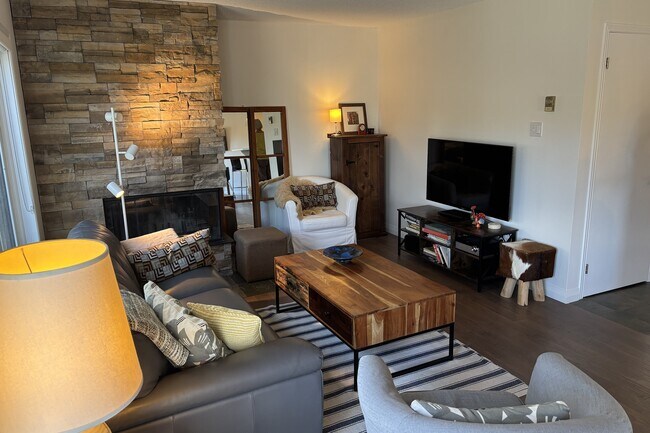 Photo - 826 Suncrest Cir