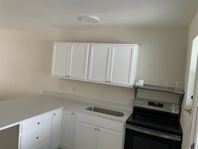 Photo - 740 N Grandview Ave Unit 1