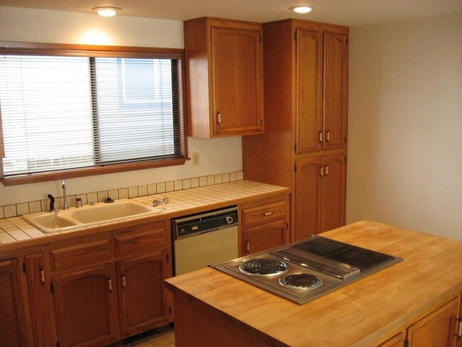 Photo - 824 SE Jensen St Unidad #2