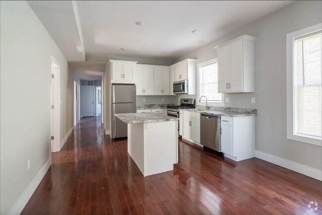 Building Photo - 33 Covington St Unit 3 Rental