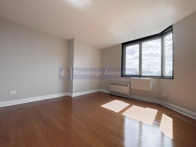 Photo - 3333 Broadway Unit C18K