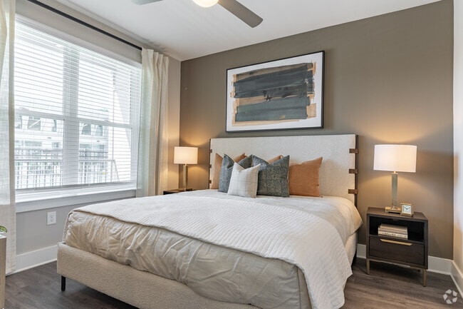 2BR, 2BA - 1,030SF (Type B1) - Primary Bedroom