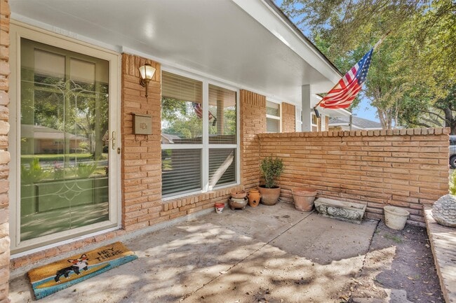 Photo - 5518 McKnight St