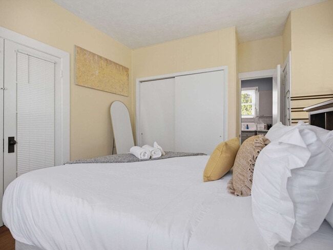 2304 Burke Ave Unit SI ID1633300P