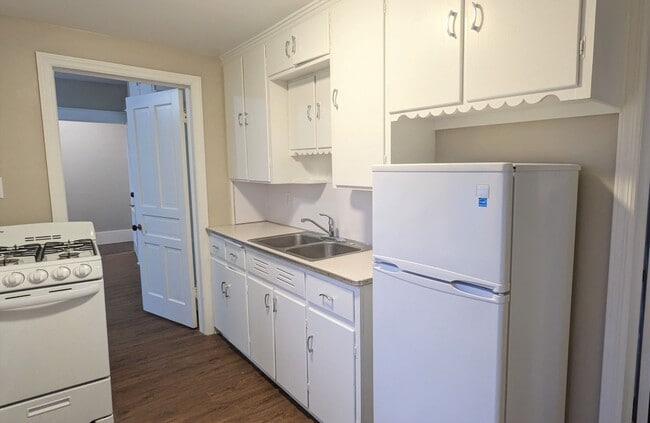 Photo - 109 Irwin Ave Unit 2