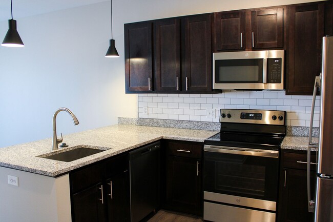 Photo - 3281 Redhawk St Unidad 07-203