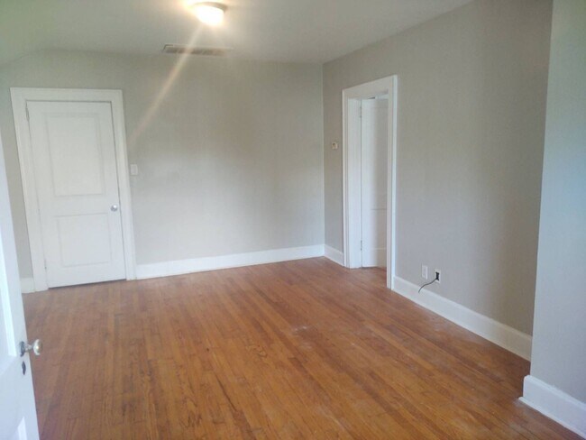 Photo - SH054 -703 N Lafayette Street Unit C3