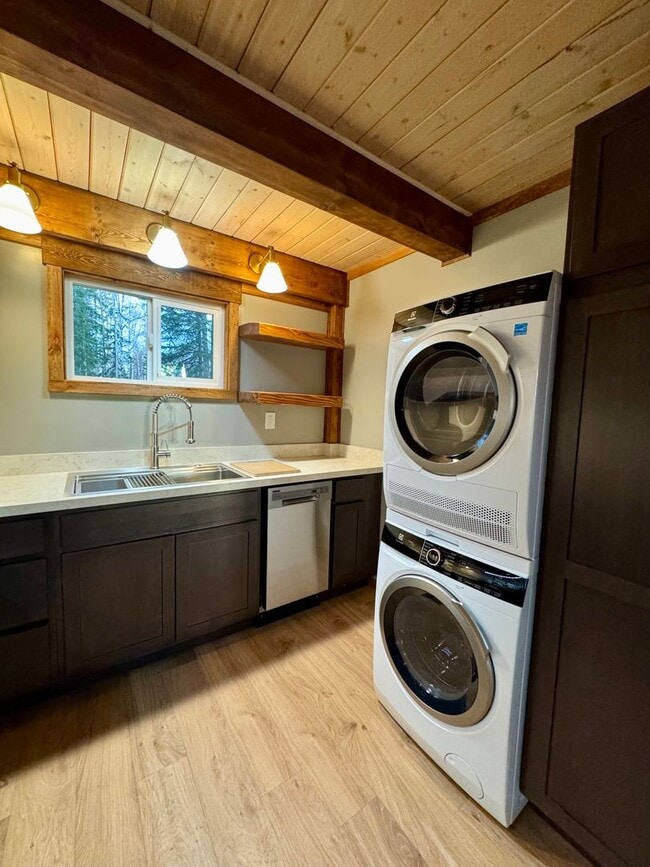Photo - MOOSE CABIN