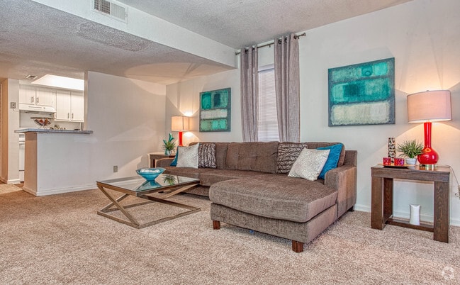 200 Maltese Cir