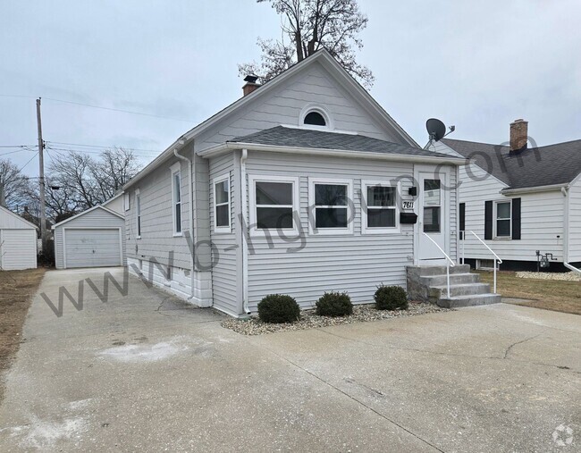 Building Photo - Newly Remodeled Home