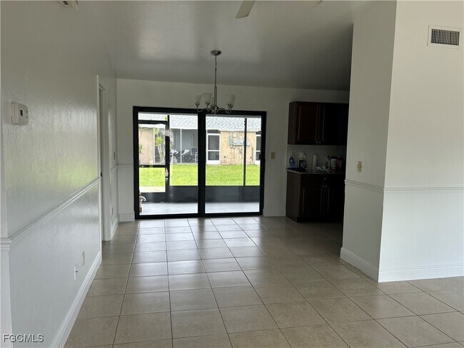 Photo - 729 SW 46th St