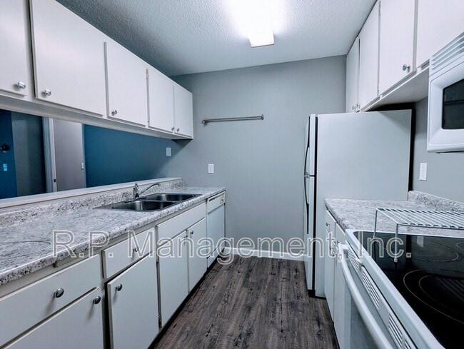 Photo - 2800 Hamline Ave N Unit Apt 223