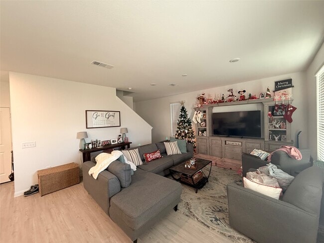 Photo - 26032 Hampshire Dr