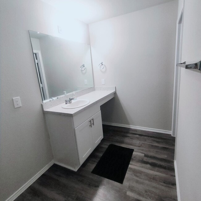Photo - 6122 Scott Way