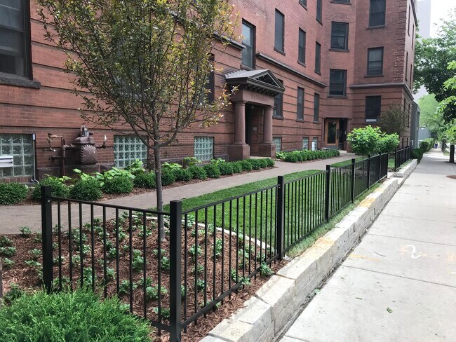 Photo - 1311 Yale Pl Unit #24