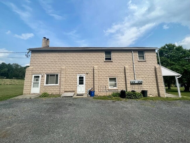 Building Photo - 1695 Solomon Run Rd