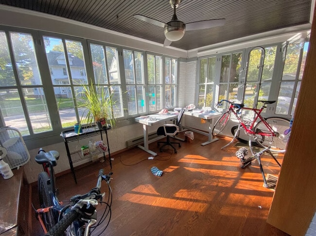 Photo - 622 W Healey St